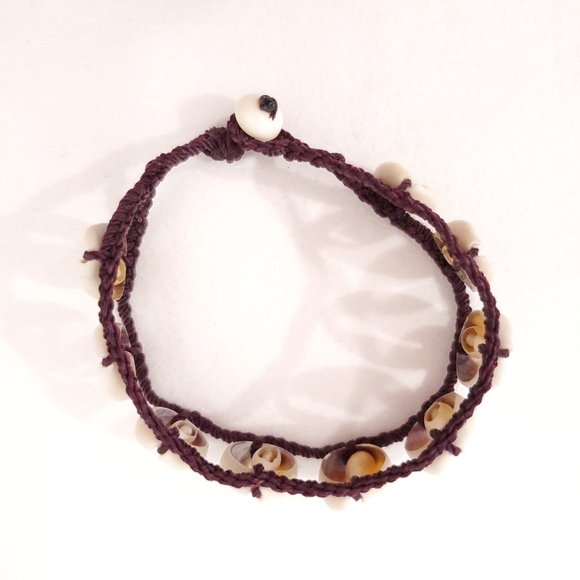 Seashell Bracelet Braided with Burgundy Thread - Picture 4 of 5